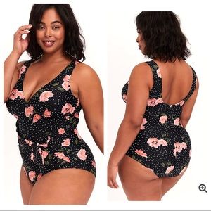 Torrid 2X Black Floral Polka Dot Wireless Swimsuit